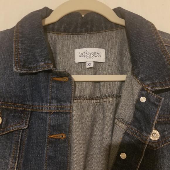 Denim jacket - Picture 2 of 3